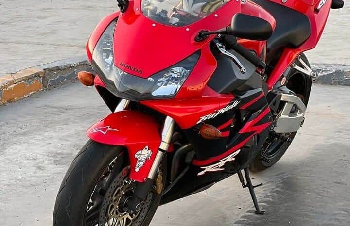 
								2002 Honda CBR954RR Fireblade full									